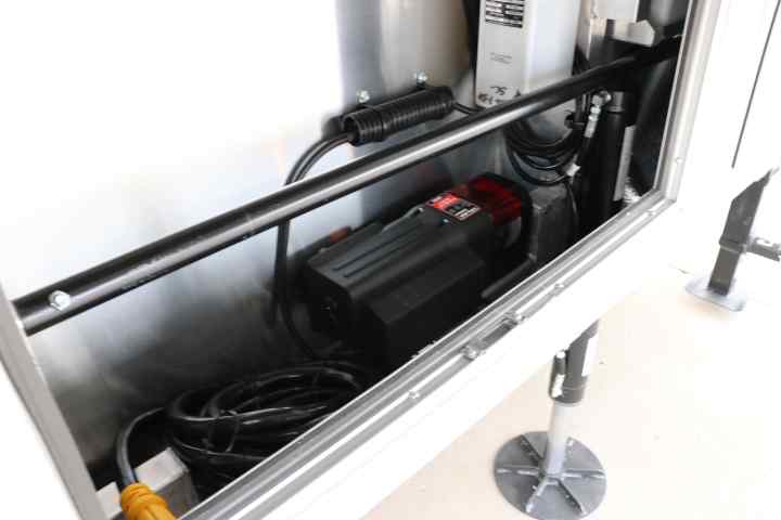 inTech Gooseneck Trailer