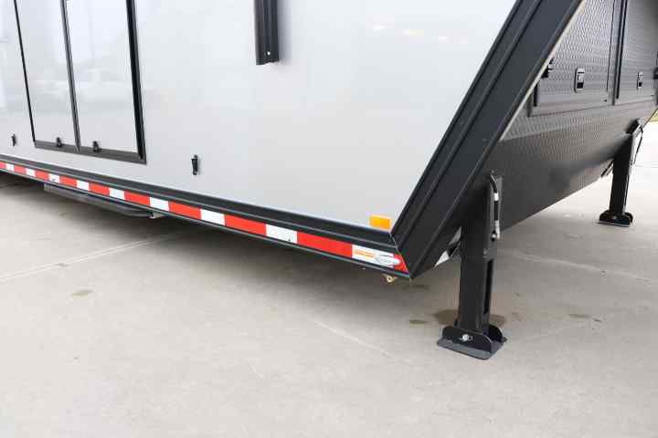 inTech Gooseneck Trailer
