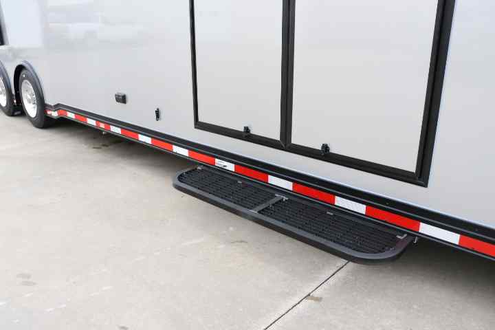 inTech Gooseneck Trailer