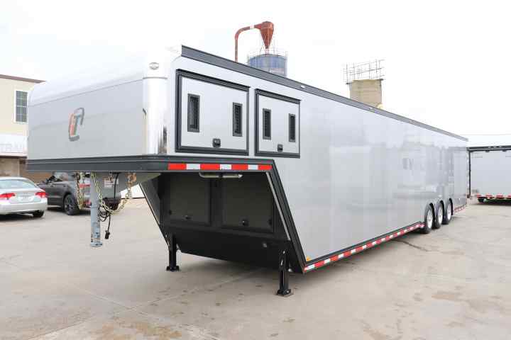 inTech Gooseneck Trailer