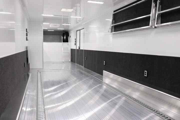 inTech Gooseneck Trailer