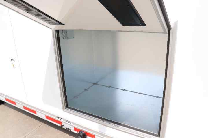 inTech Gooseneck Trailer