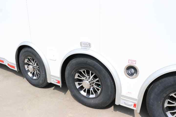 inTech Gooseneck Trailer