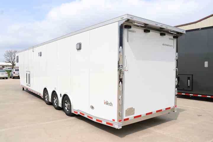 inTech Gooseneck Trailer