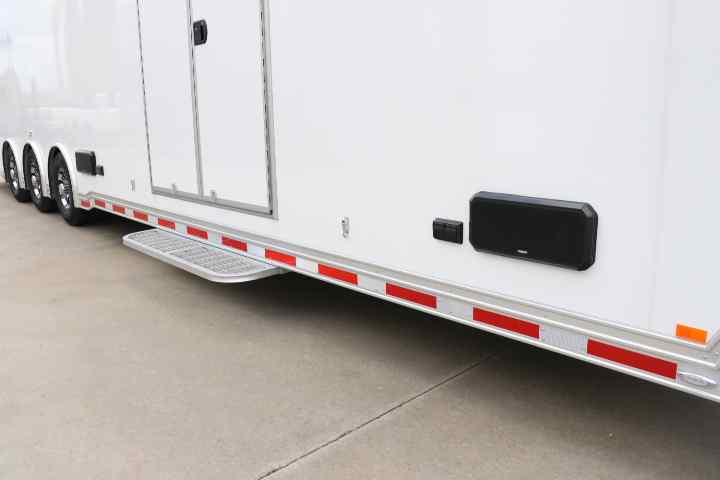 inTech Gooseneck Trailer