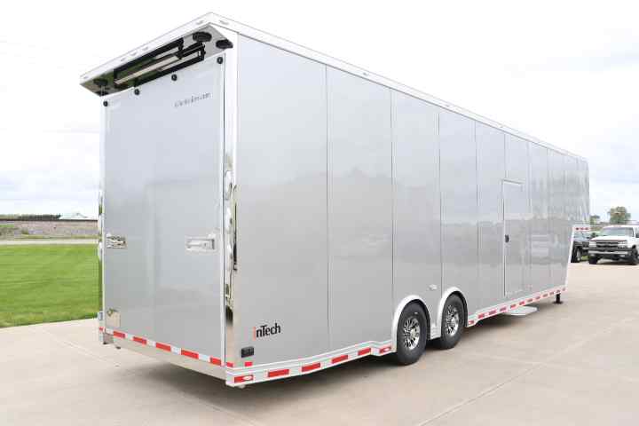 inTech Gooseneck Trailer