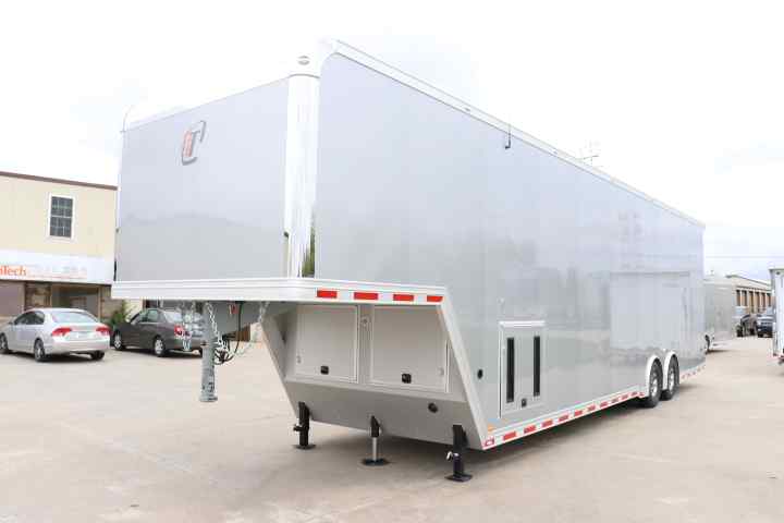 inTech Gooseneck Trailer