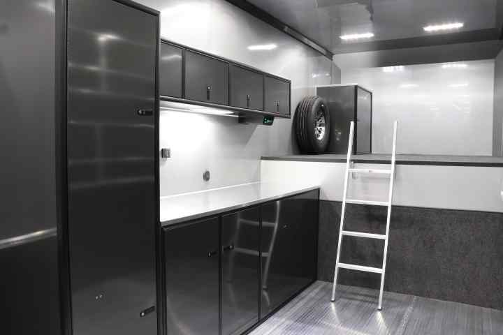 inTech Gooseneck Trailer