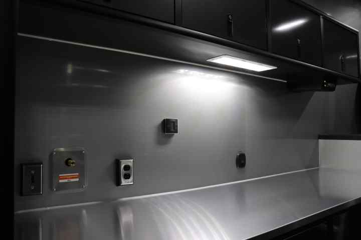 inTech Gooseneck Trailer