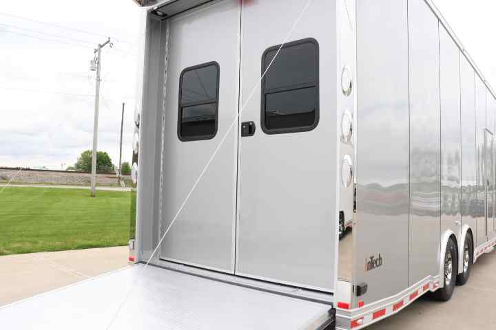 inTech Gooseneck Trailer