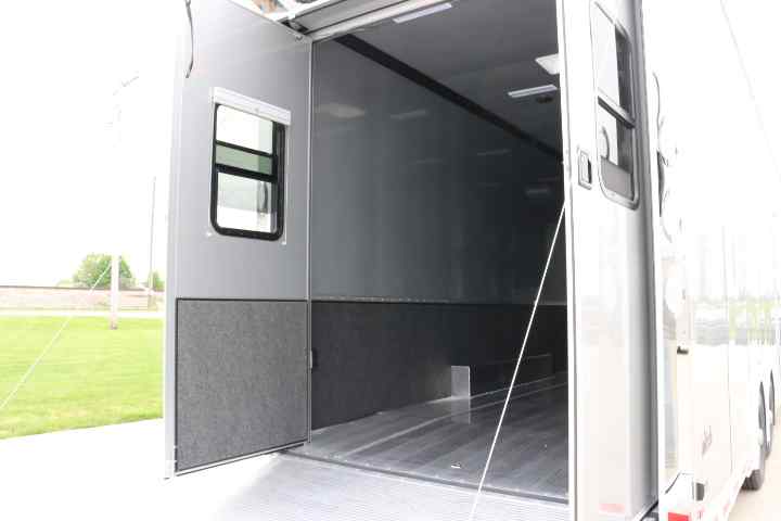 inTech Gooseneck Trailer