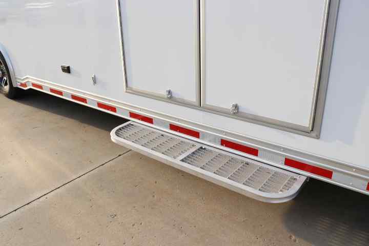 inTech Gooseneck Trailer