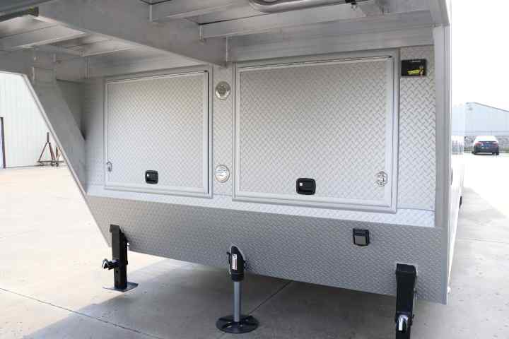 inTech Gooseneck Trailer