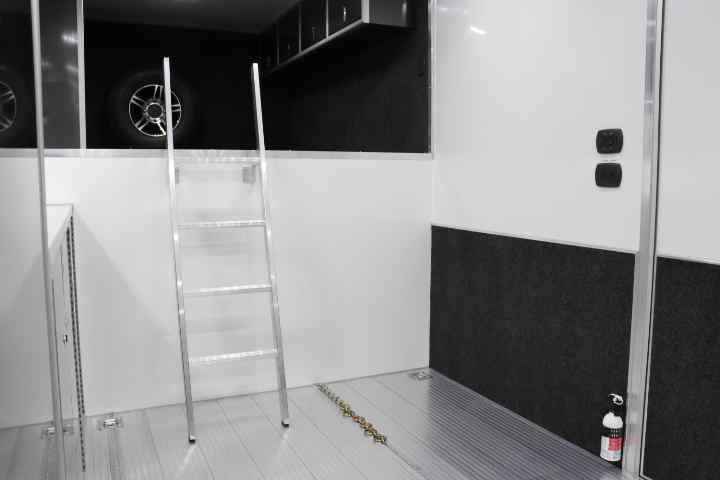 inTech Gooseneck Trailer