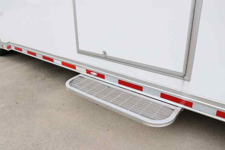 inTech Gooseneck Trailer