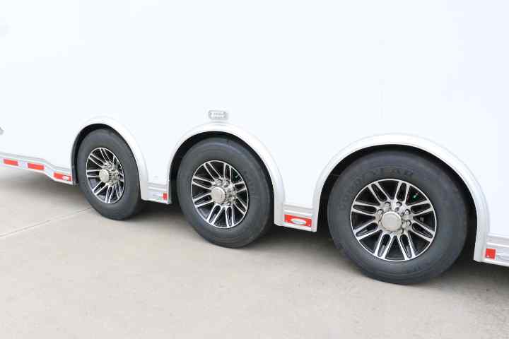 inTech Gooseneck Trailer