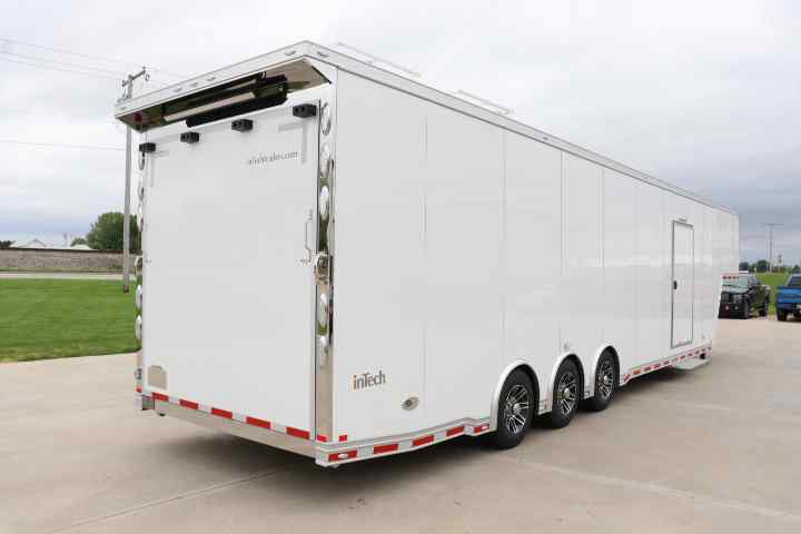 inTech Gooseneck Trailer