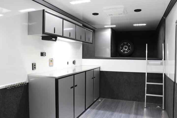 inTech Gooseneck Trailer