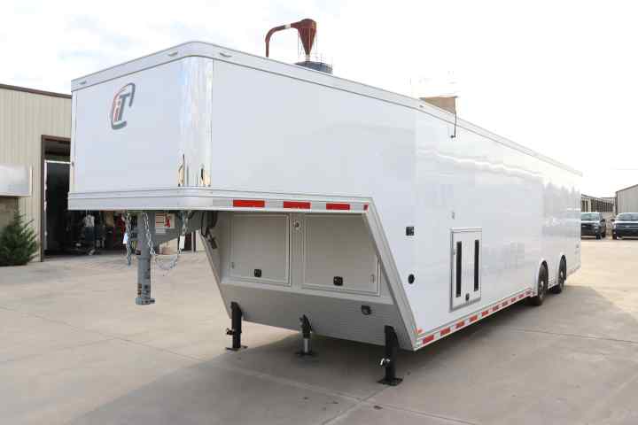 inTech Gooseneck Trailer