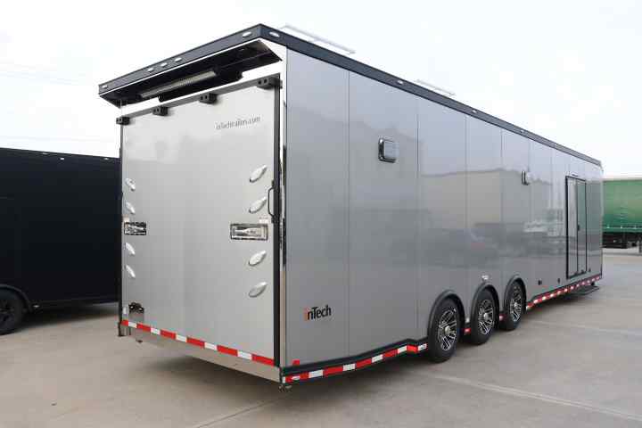 inTech Gooseneck Trailer