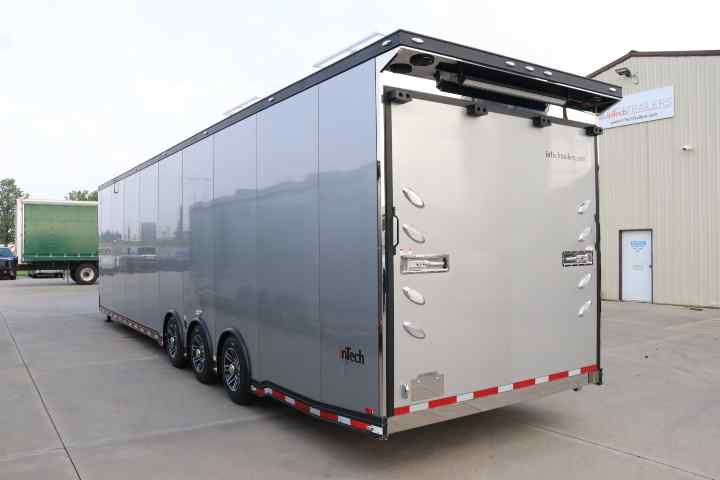 inTech Gooseneck Trailer
