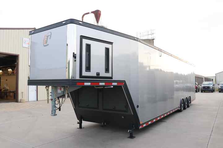inTech Gooseneck Trailer
