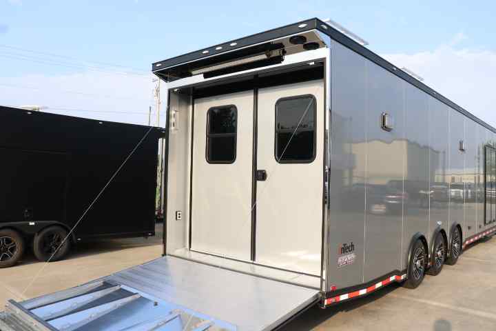 inTech Gooseneck Trailer