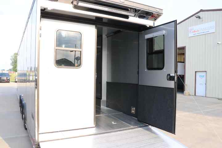 inTech Gooseneck Trailer