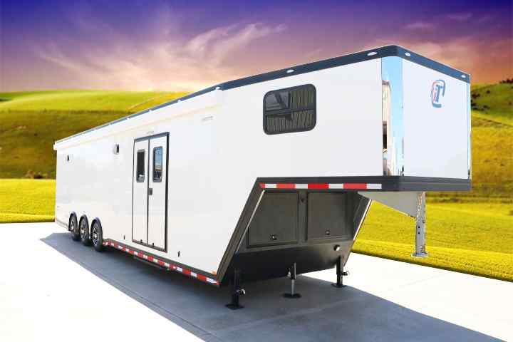 inTech Gooseneck Trailer