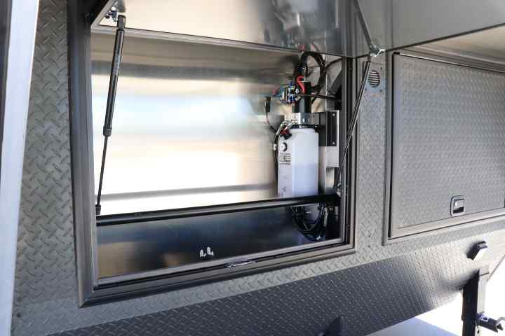 inTech Gooseneck Trailer