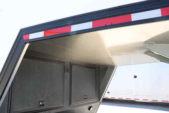 inTech Gooseneck Trailer