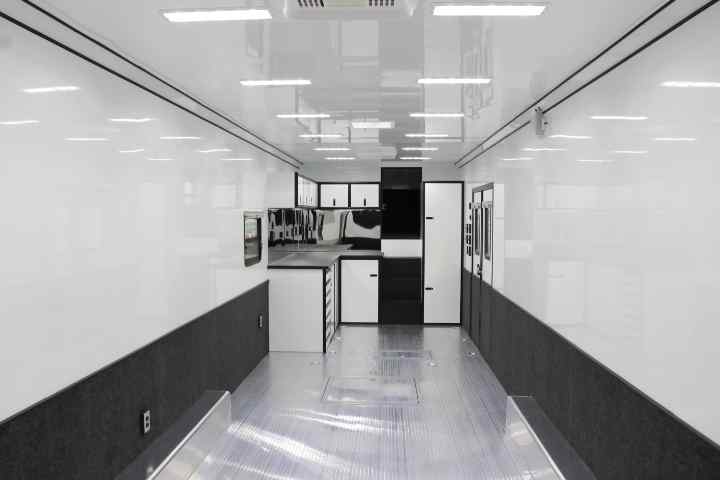 inTech Gooseneck Trailer