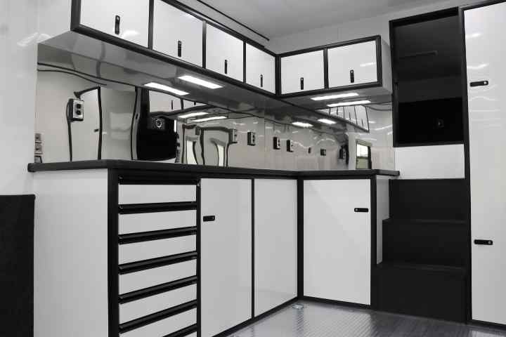 inTech Gooseneck Trailer
