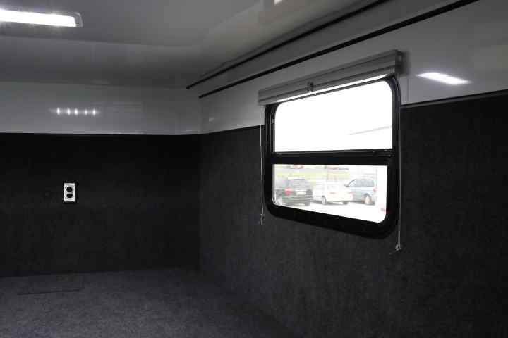 inTech Gooseneck Trailer