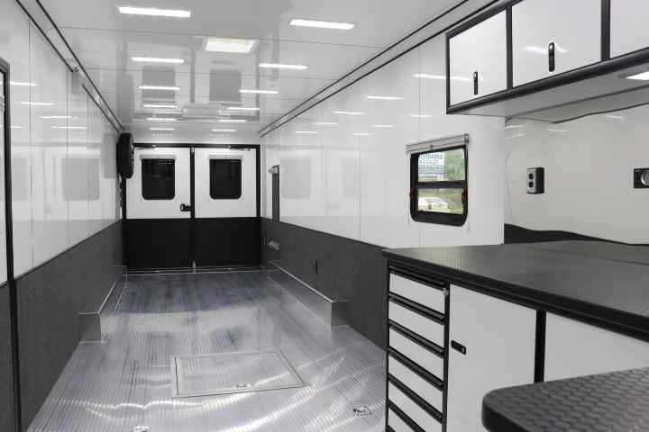 inTech Gooseneck Trailer