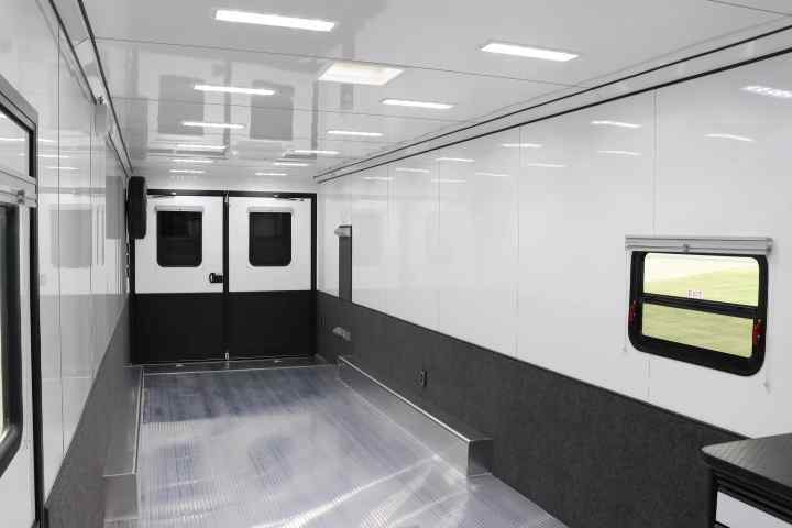 inTech Gooseneck Trailer