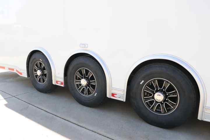 inTech Gooseneck Trailer
