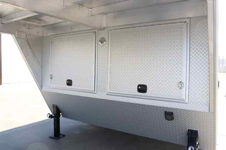 inTech Gooseneck Trailer