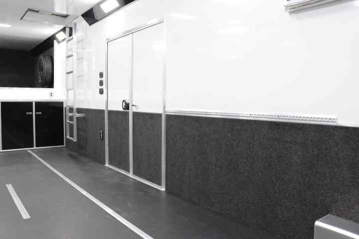 inTech Gooseneck Trailer