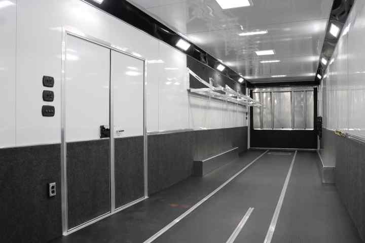 inTech Gooseneck Trailer