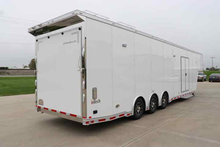 inTech Gooseneck Trailer
