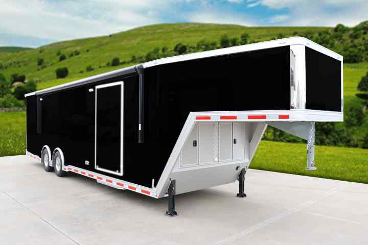 inTech Gooseneck Trailer
