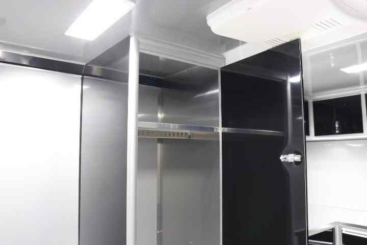 inTech Gooseneck Trailer