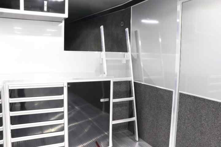 inTech Gooseneck Trailer