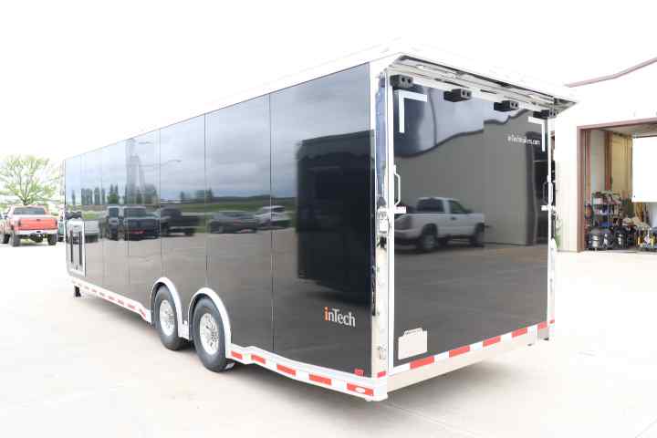 inTech Gooseneck Trailer