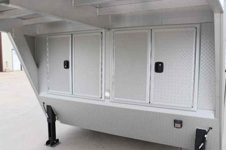 inTech Gooseneck Trailer