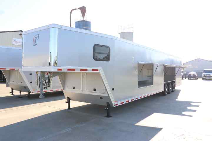 inTech Gooseneck Trailer