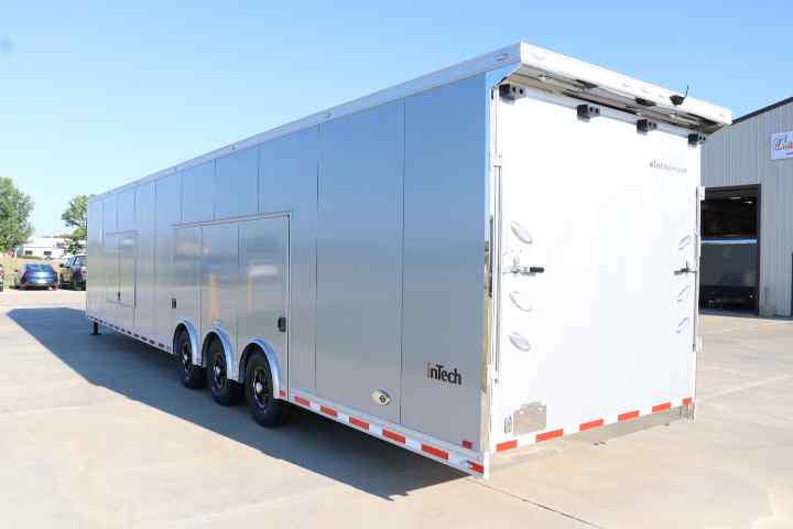 inTech Gooseneck Trailer