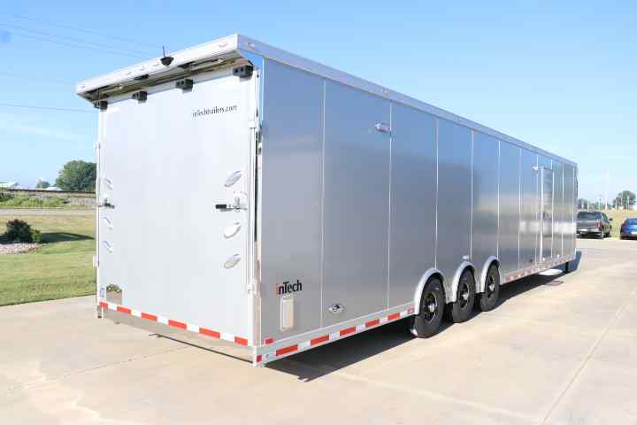 inTech Gooseneck Trailer