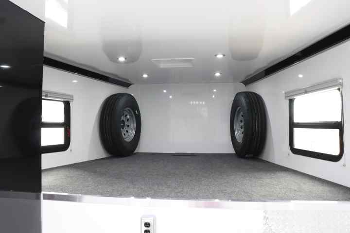 inTech Gooseneck Trailer